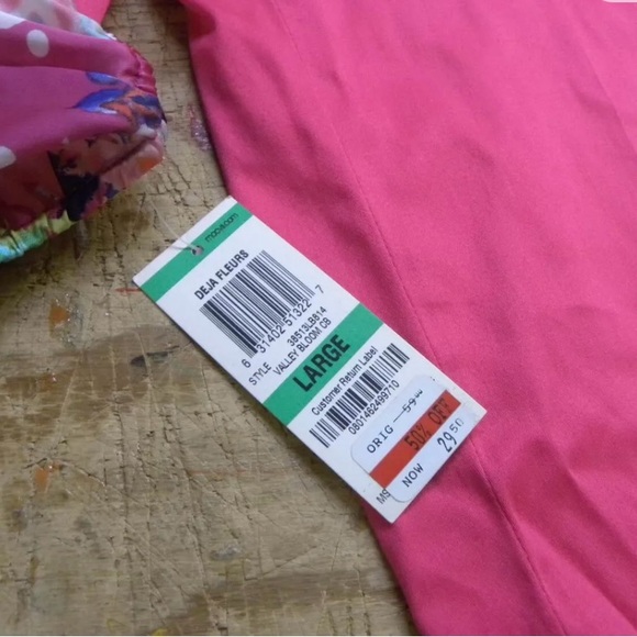 Floral top and capris - Picture 4 of 5